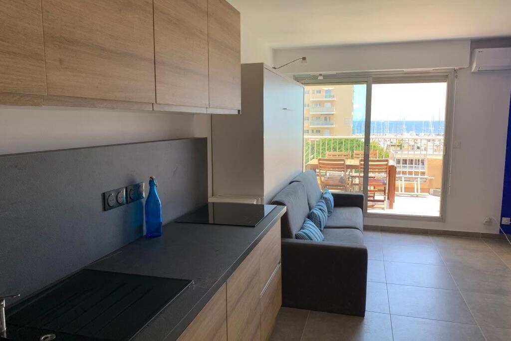 L'Effet Mer, Duplex Sur Le Port Avec Ses 2 Terrasses Vue Mer Hyères Kültér fotó